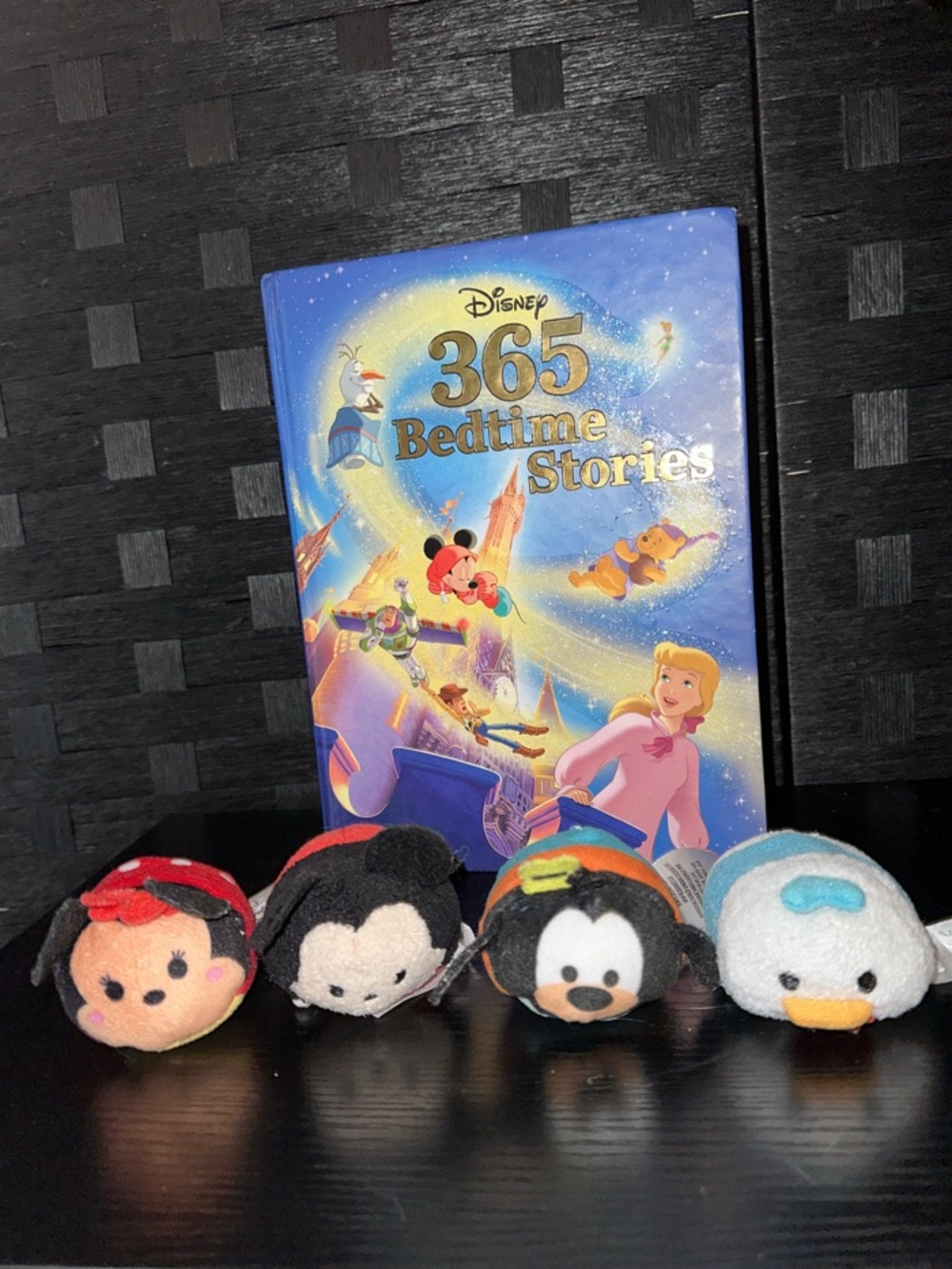 Disney Tsum Tsum Plush Set + 365 bedtime stories book